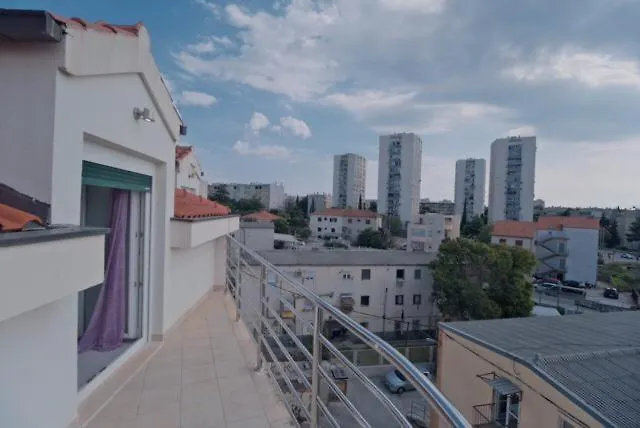 Apartments Nova Split 0*,  Croatia