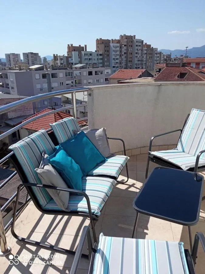 Apartments Nova Split 0*,