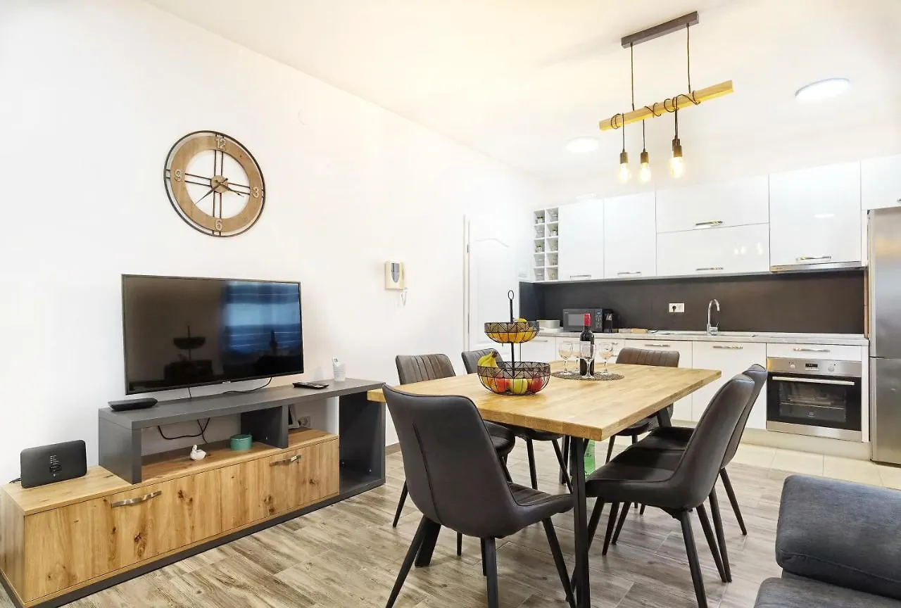 Apartments Nova Split 0*,  Croatia